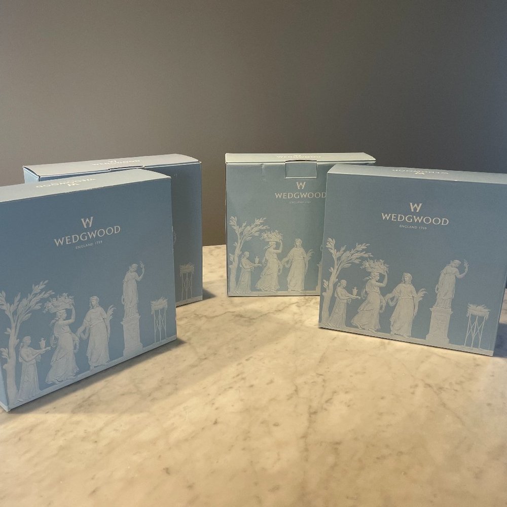 Wedgwood Renaissance Gold (4) 5 Piece Settings - NEW IN BOX